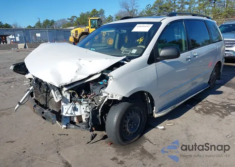 2004 Toyota Sienna Xle z USA, uszkodzony, nr VIN 5TDZA22C84S095837